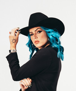 Shelby Stone artist picture