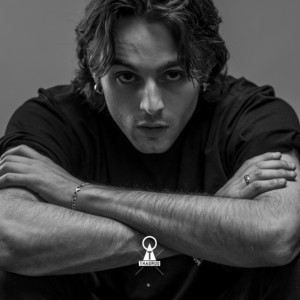 Écouter "Come Uccidere Un Usignolo" de Ernia