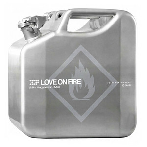 Écouter "Love On Fire" de Mika Heggemann