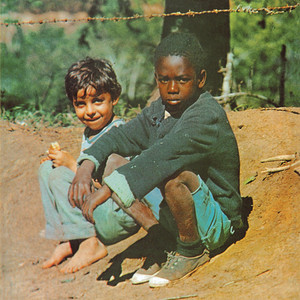 Écouter "Tudo O Que Você Podia Ser" de Milton Nascimento
