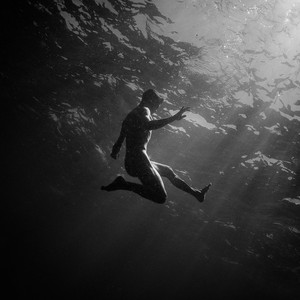 Écouter "Afrodite" de Blanco