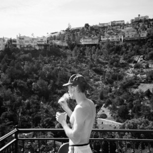 Écouter "Deep End" de River Tiber