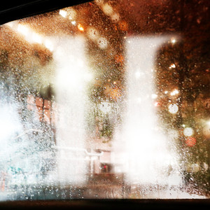 Écouter "Rain" de Clementine Douglas