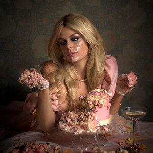 Davina Michelle Releases New Song “Still Champagne” - pm studio