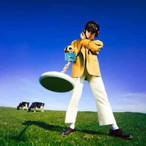 Écouter "WOBBLE" de Declan McKenna