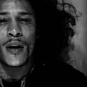 Écouter "noyé" de Hatik