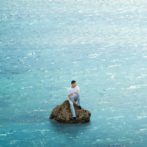 AOTL〉より沖縄出身のシンガー・Yo-Sea & 3Houseの1stアルバムが共にLP