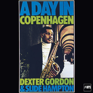 Écouter "The Shadow of Your Smile" de Dexter Gordon