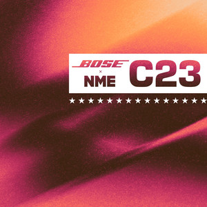 Écouter "Hole Heart" de Genesis Owusu