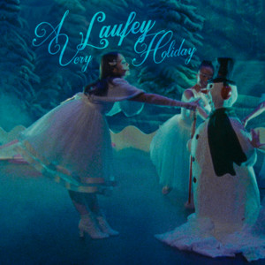 Écouter "Santa Baby" de Laufey