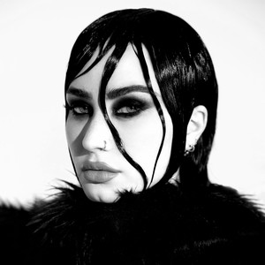 Écouter "Heart Attack - Rock Version" de Demi Lovato