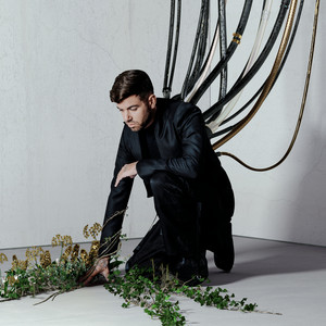 Écouter "Hear Me Now" de Rebūke