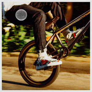 Écouter "Biking (Solo)" de Frank Ocean