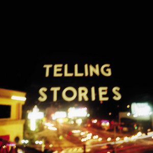 Écouter "Less Than Strangers" de Tracy Chapman