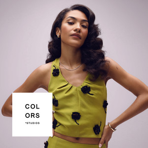 Écouter "A Couple Minutes - A COLORS SHOW" de Olivia Dean