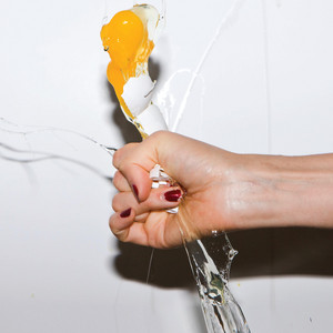 Écouter "Dull Life" de Yeah Yeah Yeahs