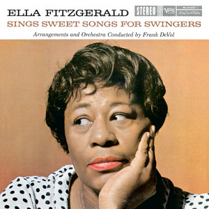Écouter "Moonlight Serenade" de Ella Fitzgerald