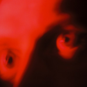 Écouter "In Between" de River Tiber