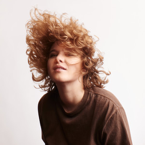 Écouter "Billie Bossa Nova - French Version" de Emma Peters