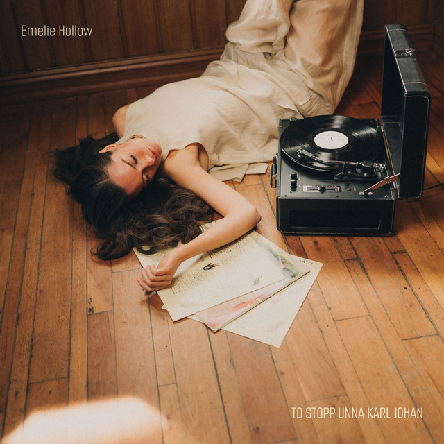 Emelie Hollow