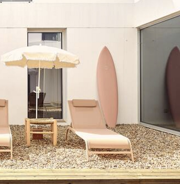 Cover of Play-list No. 1: sun loungers and surfboards on a terrace