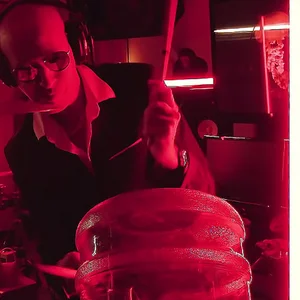 להיטים מרימים למסיבה — cover art