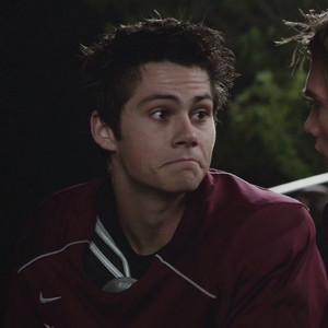 im in love with sarcastic brunettes (+1 blonde) who know their the