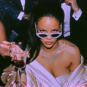 confident hoe playlist cover