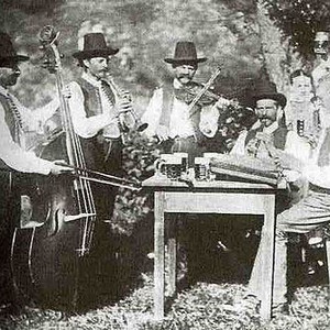 Hungarian, Moravian-Slovak Folk Music / Live Song Strážnice 1946-95 / Janáček - Folk Poetry / Bartók