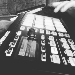 lofi hiphop / chillout beats / instrumentals (constant updates) cover