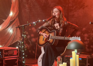 Imagem de Madeline Juno