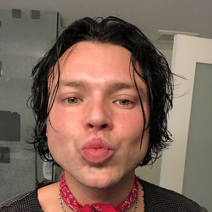 18yr old me still simps for ashton irwin - playlist by Nicole | Spotify