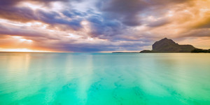 Top 100 Mauritius — cover art