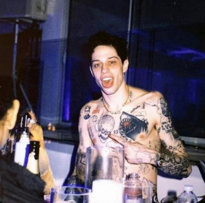 does pete davidson smoke cigarettes pete davidson type of energy - playlist by colleen
