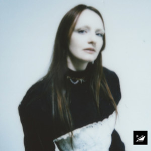 Lauréate "Artiste-Entrepreneur·e" 2025 : Alice de