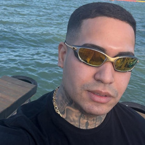 TIRA FOTO FAZ A POSE EXIBINDO O SEU DECOTE, ELA É MO LINDA DE ROSTO 😈 • LELÊ JP - FUNK SP 🔥